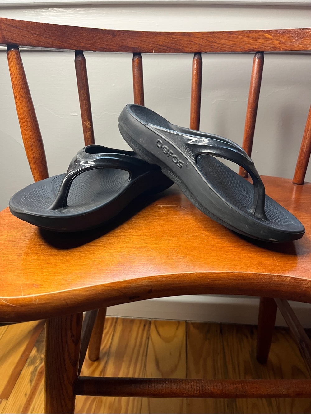 OOFOS OOlala Recovery Thong Sandals Women’s Size 7